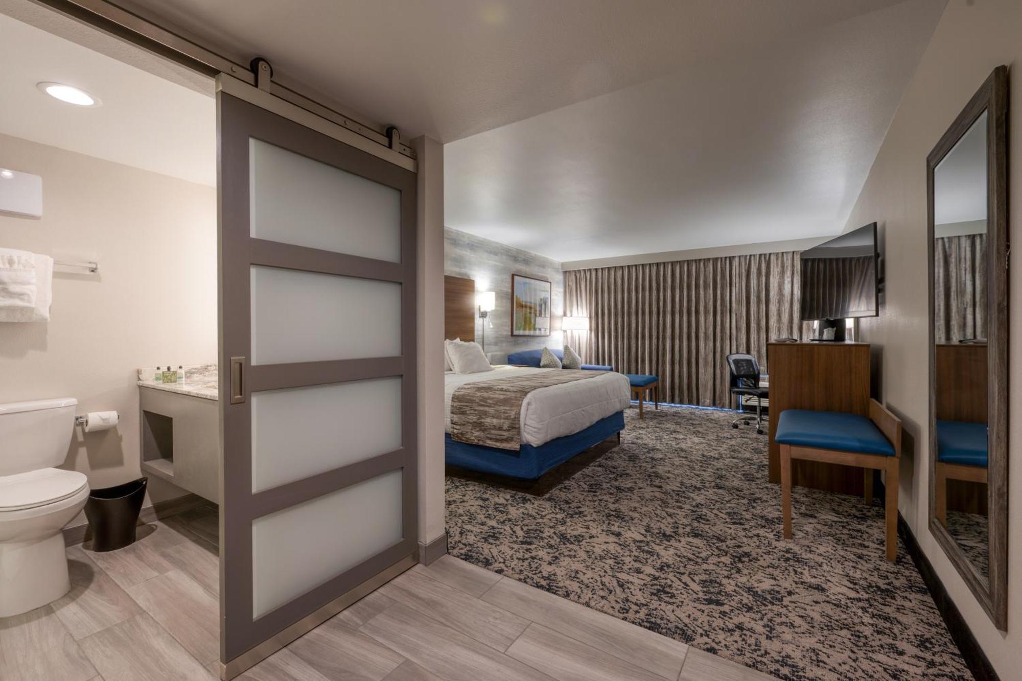Mcm Elegante Hotel Odessa Exterior photo